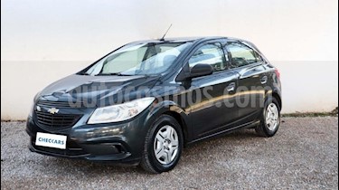 foto Chevrolet Onix Joy LS + usado (2017) color Gris Oscuro precio $330.000