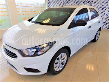 foto Chevrolet Onix LT usado (2017) color Blanco Summit precio $450.000