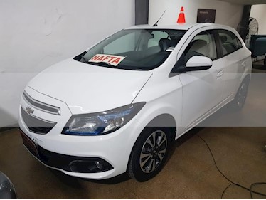 foto Chevrolet Onix LTZ usado (2015) color Blanco precio $360.000