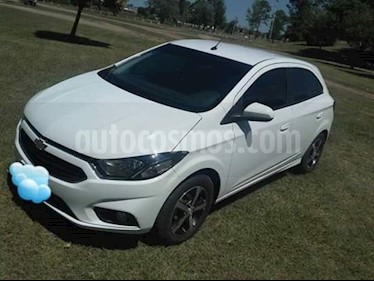 foto Chevrolet Onix LTZ usado (2016) color Blanco precio $410.000