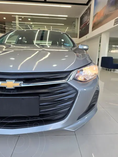 Foto Chevrolet Onix LS usado (2023) color Gris precio $229,499