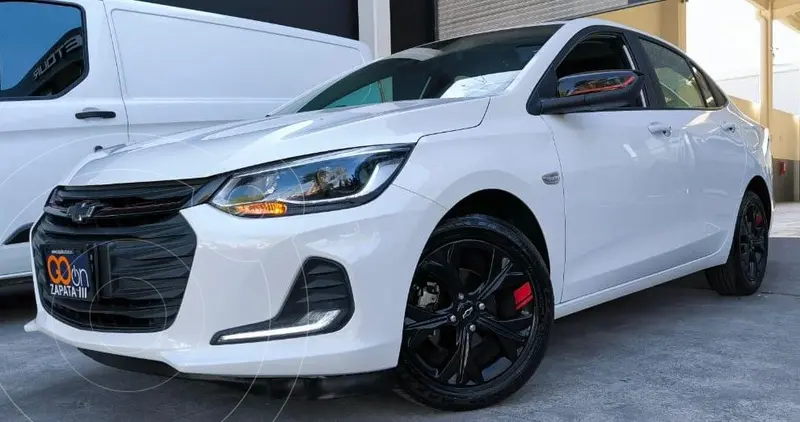 Foto Chevrolet Onix Premier Red Line Aut usado (2023) color Blanco financiado en mensualidades(enganche $84,475 mensualidades desde $6,460)