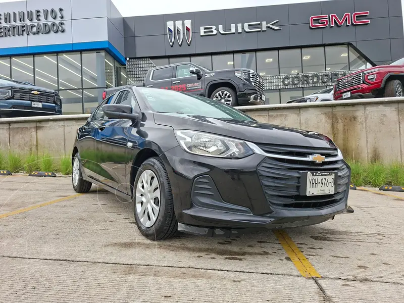 Foto Chevrolet Onix LS Aut usado (2023) color Negro precio $260,000
