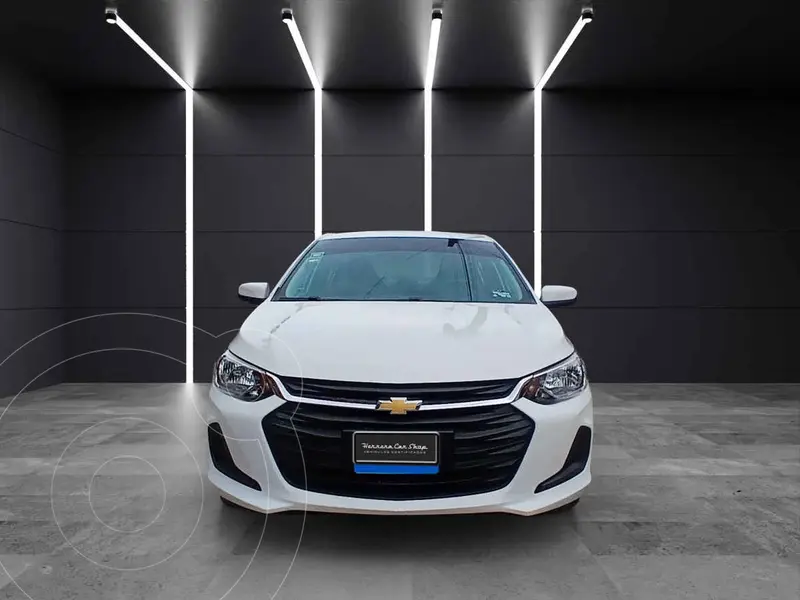 Foto Chevrolet Onix LS usado (2025) color Blanco financiado en mensualidades(enganche $62,272 mensualidades desde $7,098)