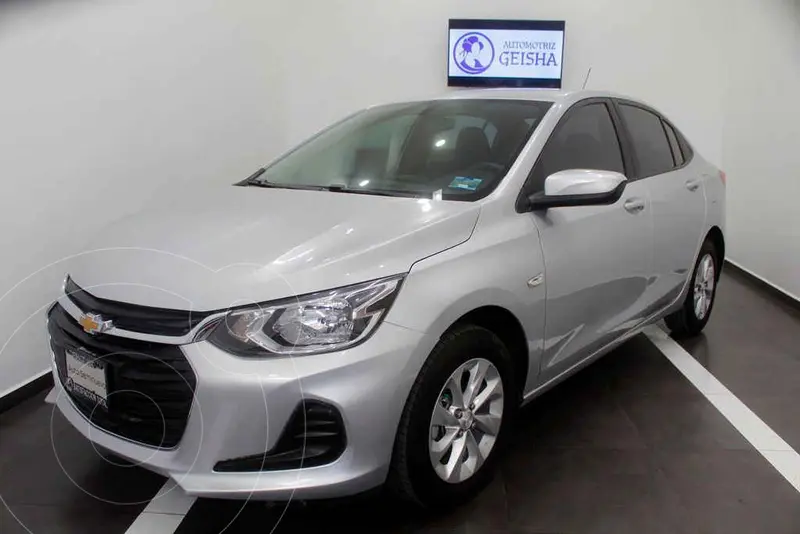 Foto Chevrolet Onix LT usado (2021) color Plata financiado en mensualidades(enganche $63,000 mensualidades desde $7,462)