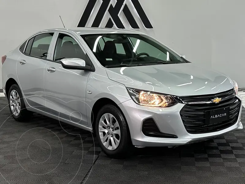 Foto Chevrolet Onix LS Aut usado (2022) color Blanco precio $197,999