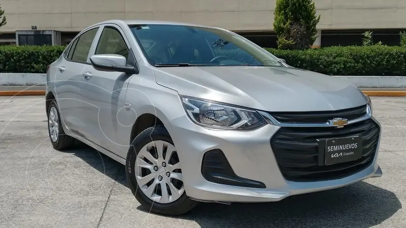 Foto Chevrolet Onix LS Aut usado (2022) color plateado precio $200,000