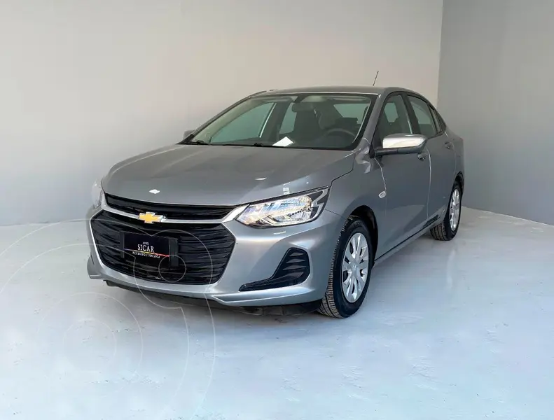 Foto Chevrolet Onix LS Aut usado (2023) color Gris Oscuro precio $239,000