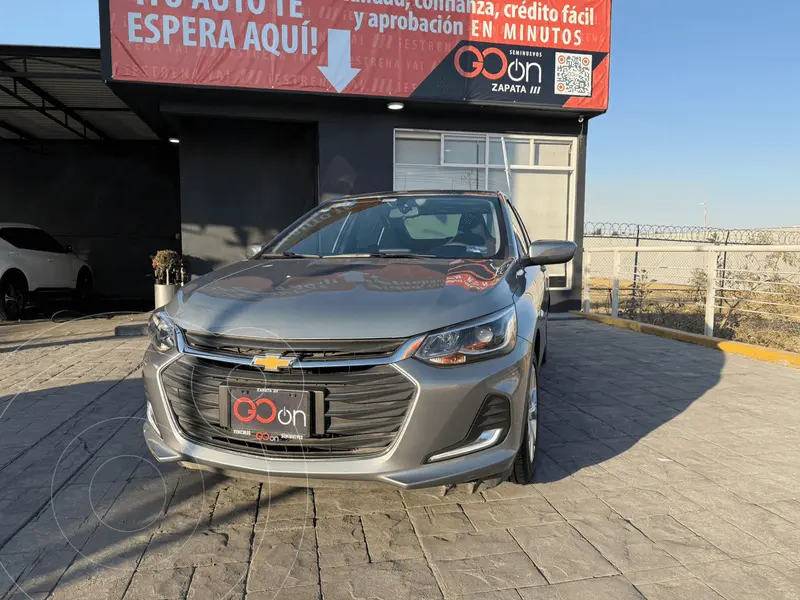 Foto Chevrolet Onix LT usado (2023) color CH GRIS PLATINO precio $240,000