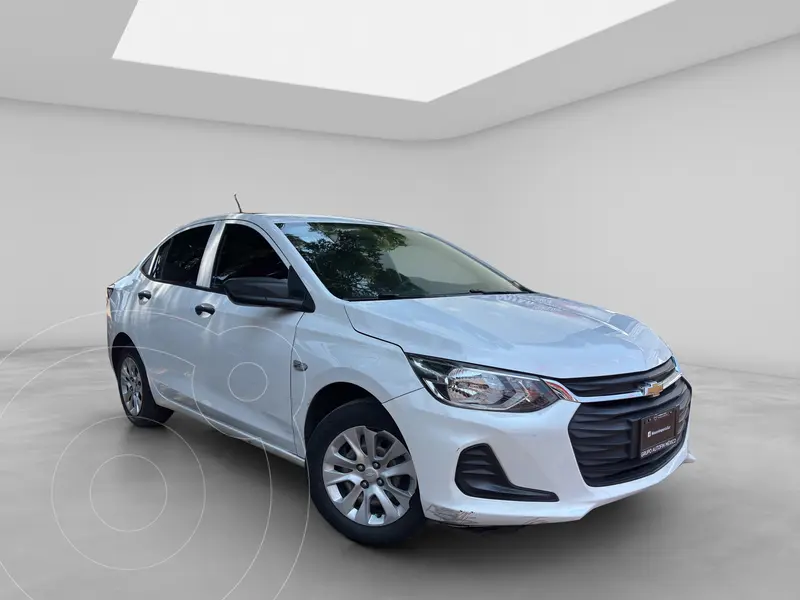 Foto Chevrolet Onix LS usado (2021) color Blanco precio $199,000