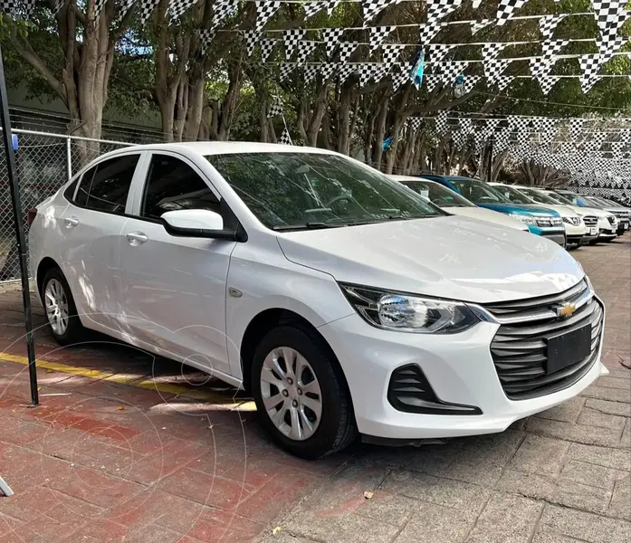 Foto Chevrolet Onix LS usado (2022) color Blanco precio $269,000