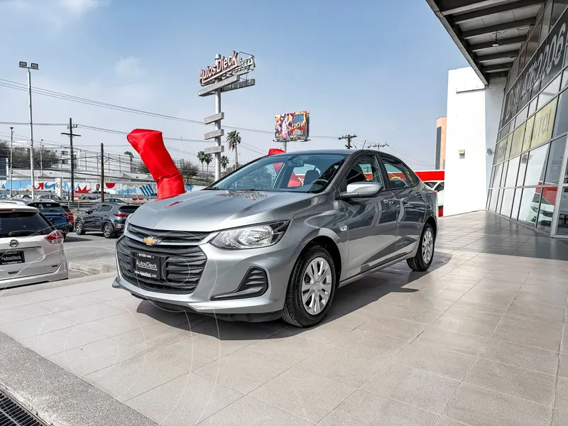 Foto Chevrolet Onix LS Aut usado (2023) color Gris Oscuro financiado en mensualidades(enganche $50,380 mensualidades desde $5,155)