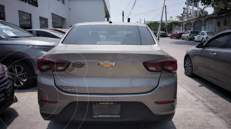 Foto Chevrolet Onix LS Aut usado (2023) color Beige precio $278,000