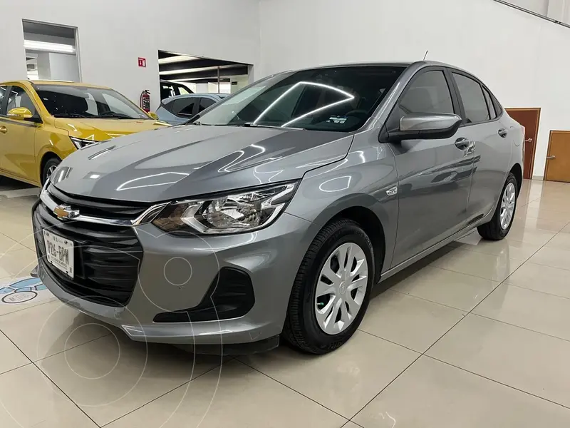 Foto Chevrolet Onix LS Aut usado (2024) color Gris Oscuro financiado en mensualidades(enganche $76,028 mensualidades desde $6,526)