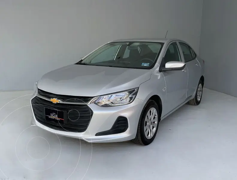 Foto Chevrolet Onix LS Aut usado (2022) color plateado precio $219,000