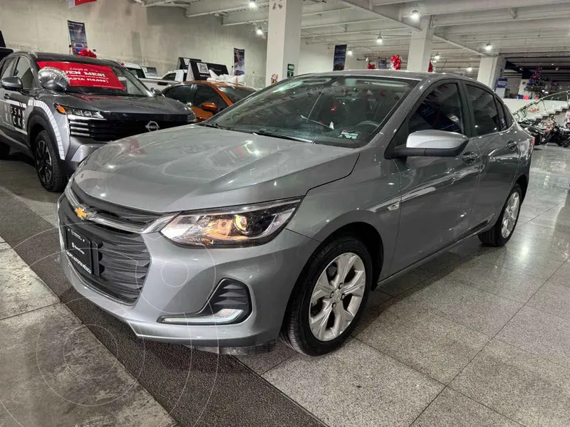Foto Chevrolet Onix LT Aut usado (2024) color Gris financiado en mensualidades(enganche $103,278 mensualidades desde $7,901)