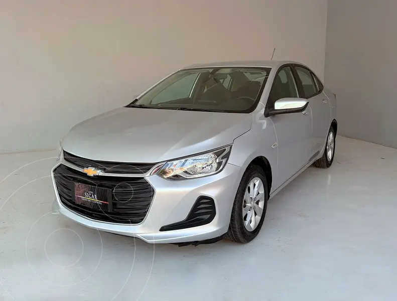 Foto Chevrolet Onix LT Aut usado (2022) color plateado precio $209,000