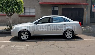 foto Chevrolet Optra 1.8L B usado (2007) color Gris Plata precio $49,900