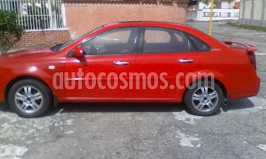 Foto venta carro usado Chevrolet Optra Limited (2008) color Rojo precio u$s1.900