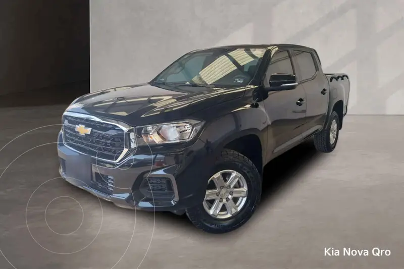 Foto Chevrolet S10 MAX Doble Cabina Turbo 4x4 usado (2025) color Negro financiado en mensualidades(enganche $151,238 mensualidades desde $12,983)