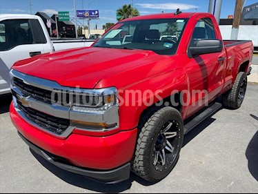 Chevrolet Silverado 1500 LS, REG. CAB. 4X2 V6 T/A usado (2018) color Rojo precio $379,000