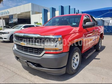 Chevrolet Silverado 1500 LS, REG. CAB. 4X2 V6, AUTOMATICA CON RADIO AM/FM, usado (2017) color Rojo precio $320,000