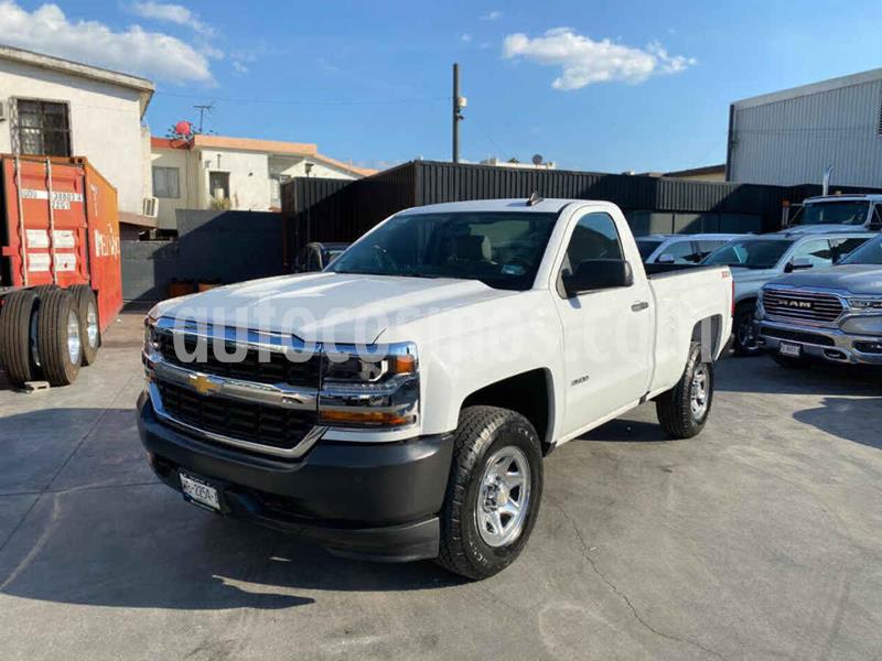 foto Chevrolet Silverado 1500 LS Cab Reg usado (2018) color Blanco precio $369,800