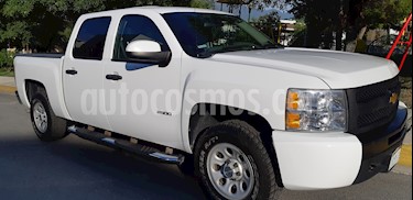 foto Chevrolet Silverado 2500 4x2 Doble Cabina Paq E usado (2012) color Blanco precio $233,000