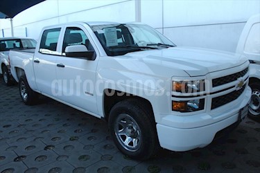 Chevrolet Silverado 2500 4x2 Doble Cabina LS usado (2015) color Blanco precio $385,000