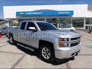 Chevrolet Silverado 2500 4x2 Cab Ext LS V8 usado (2015) color Gris Metalico precio $320,000