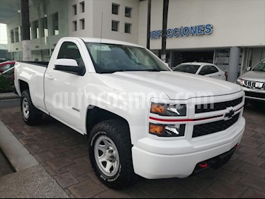 Chevrolet Silverado 2500 4x4 Cab Reg LS usado (2015) color Blanco precio $230,000