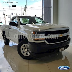 Chevrolet Silverado 2500 4x4 Cab Reg LS usado (2017) color Blanco precio $399,000