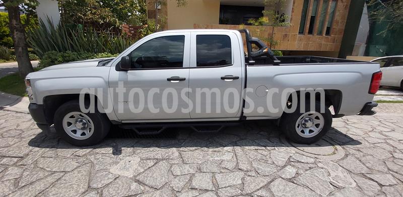 Chevrolet Silverado 2500 4x2 Cab Ext Paq A usado (2016) color Plata precio $370,000