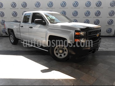 Chevrolet Silverado 2500 4x2 Doble Cabina LS usado (2015) color Plata precio $339,000