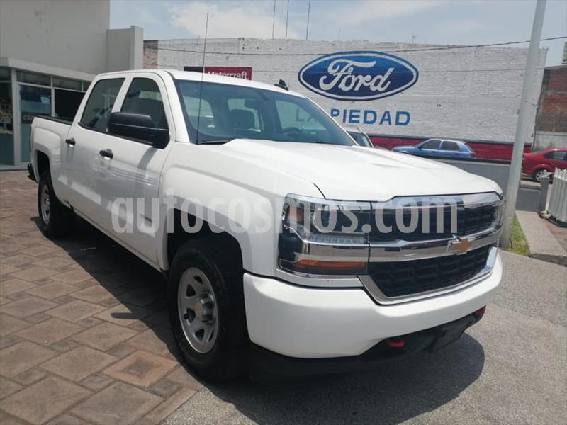 Chevrolet Silverado 2500 4x2 Doble Cabina LS On Star usado (2018) color Blanco precio $434,500