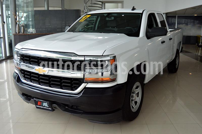 Chevrolet Silverado 3500 Chasis cabina usado (2017) color Blanco precio $359,900