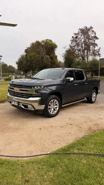 Foto Chevrolet Silverado 5.3L LTZ 4x4 usado (2021) color Gris Metalico precio $29.900.000