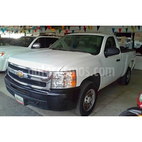 Foto venta carro Usado Chevrolet Silverado LS 5.3L Cabina Simple 4x2 (2011) color Blanco