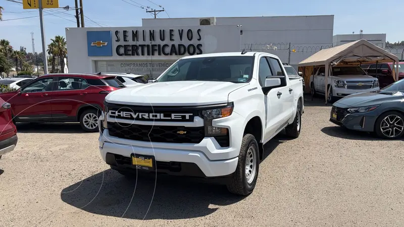 Foto Chevrolet Silverado Custom 4X4 usado (2024) color Blanco precio $720,000