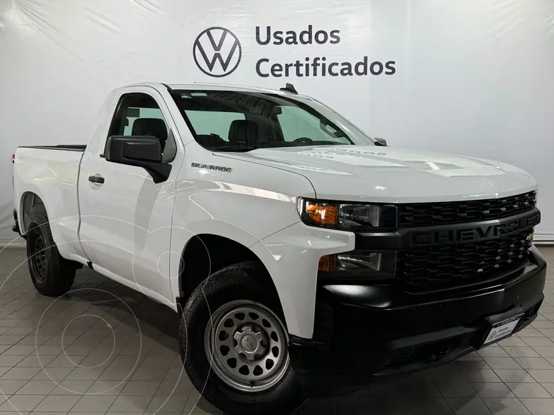 Foto Chevrolet Silverado Cabina Regular 4X2 usado (2020) color Blanco financiado en mensualidades(enganche $138,975 mensualidades desde $12,671)