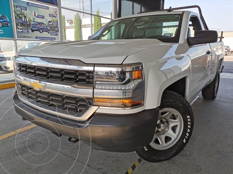 Foto Chevrolet Silverado 4x2 Cab Ext LS V6 usado (2017) color Blanco Olimpico precio $325,000