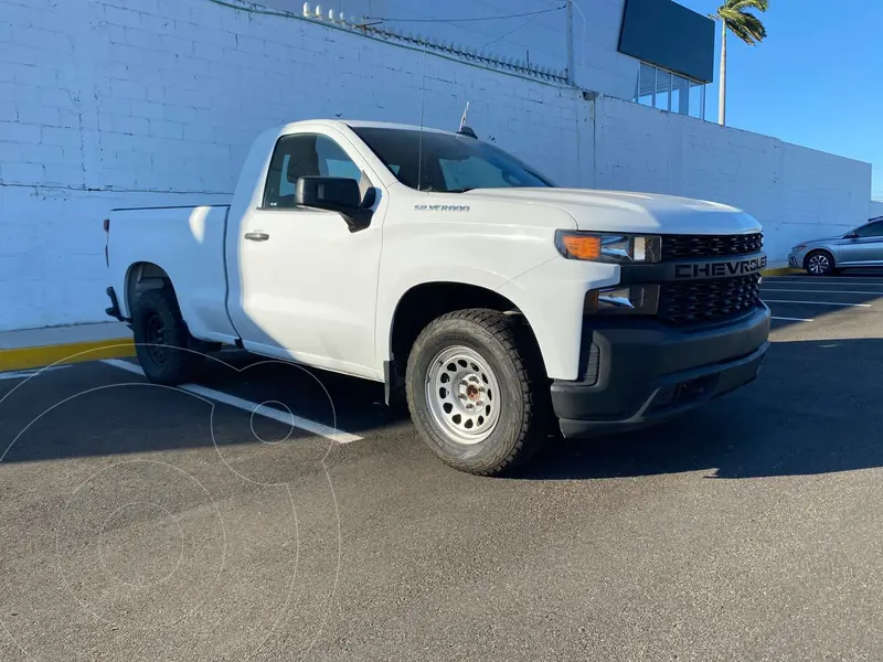 Foto Chevrolet Silverado Cabina Regular 4X2 usado (2020) color Blanco precio $400,000