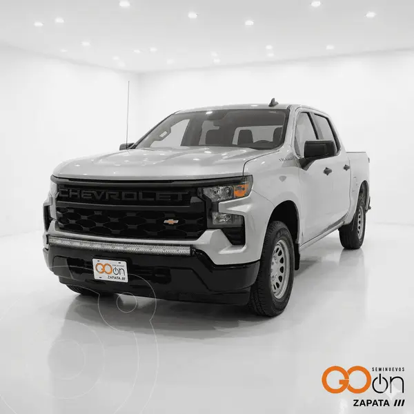 Foto Chevrolet Silverado Doble Cabina 4X2 usado (2023) color CHGBGRIS TIBURON precio $610,000