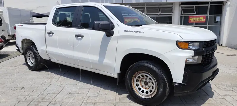 Foto Chevrolet Silverado Doble Cabina 4X4 usado (2020) color Blanco financiado en mensualidades(enganche $102,615 mensualidades desde $9,745)