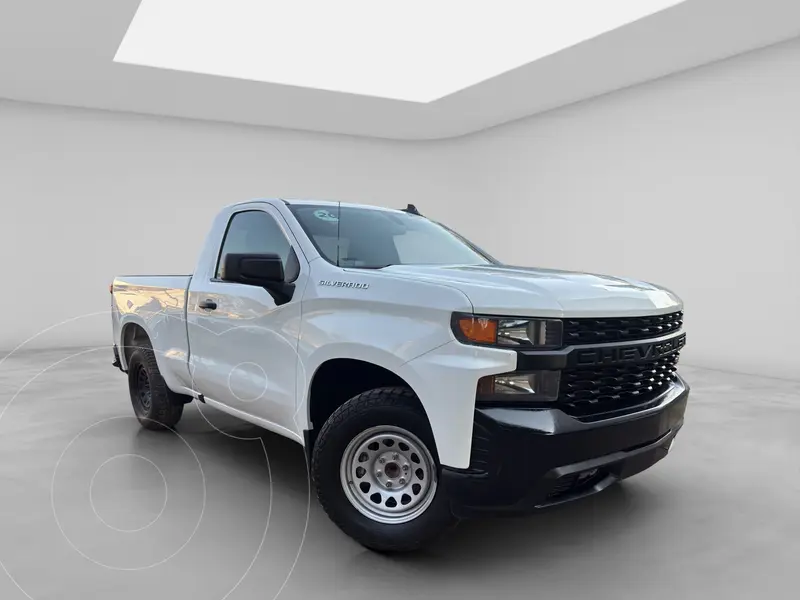 Foto Chevrolet Silverado Cabina Regular 4X2 usado (2020) color Blanco precio $400,000