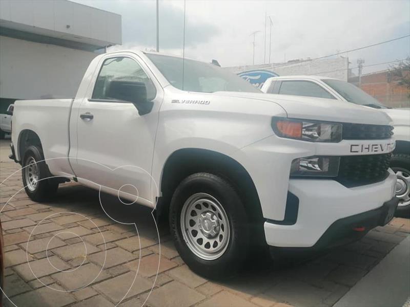 Chevrolet Silverado Cabina Regular 4X2 usado (2019) color Blanco precio $454,000