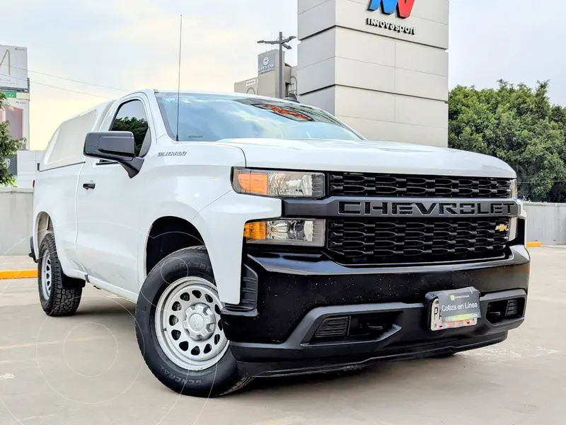 Foto Chevrolet Silverado Cabina Regular 4X2 usado (2020) color Blanco precio $435,000