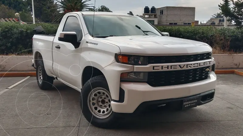 Foto Chevrolet Silverado Cabina Regular 4X2 usado (2020) color Blanco financiado en mensualidades(enganche $100,274 mensualidades desde $11,538)