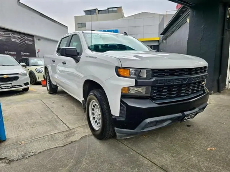 Foto Chevrolet Silverado Doble Cabina 4X2 usado (2020) color Blanco financiado en mensualidades(enganche $129,693 mensualidades desde $14,982)