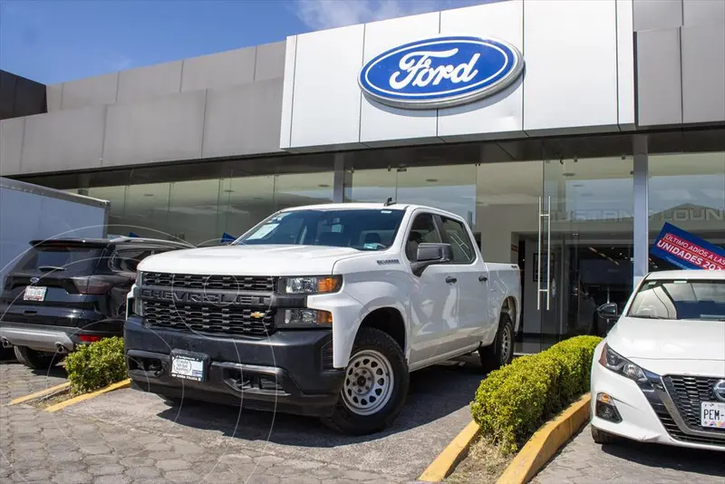 Foto Chevrolet Silverado LS DOBLE CABINA usado (2020) color Blanco precio $499,000